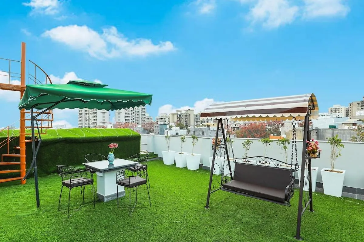 Penthouse With Jacuzzi Garden & Extra Room Pets Ok Gurgáon